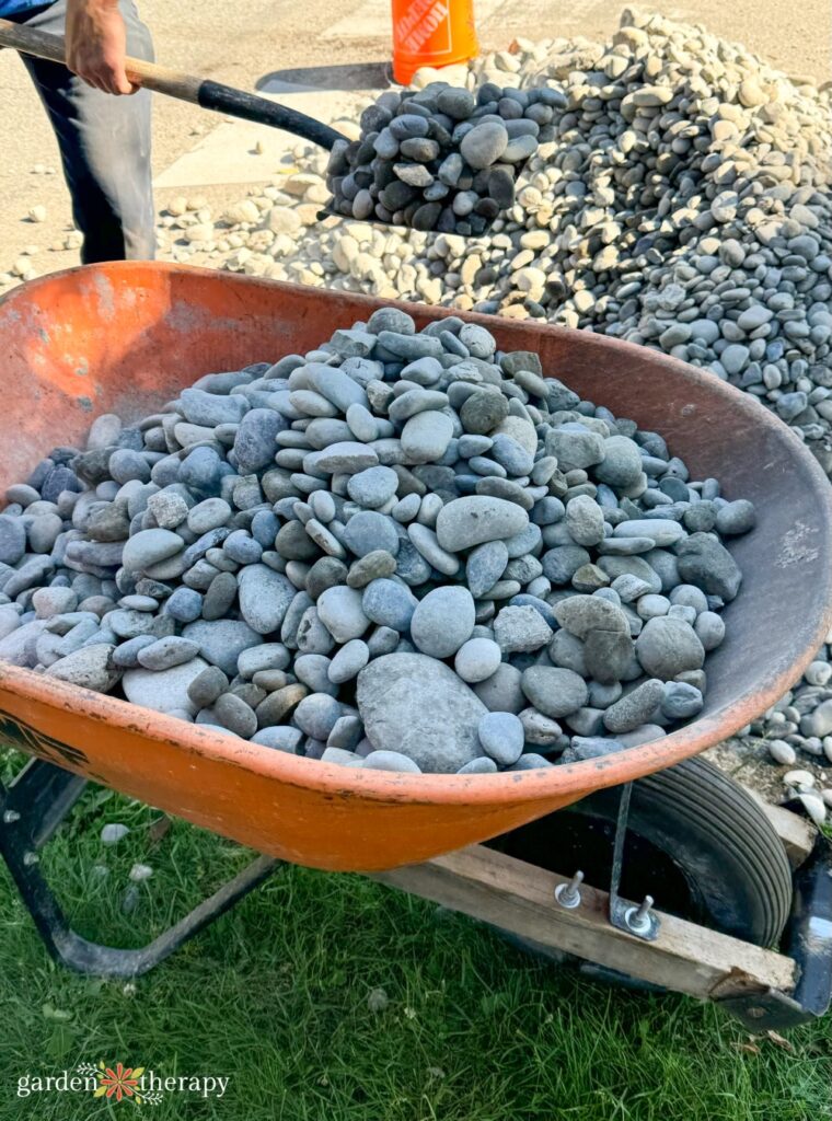 River Rock σε καροτσάκι για ξηρό κρεβάτι του ποταμού